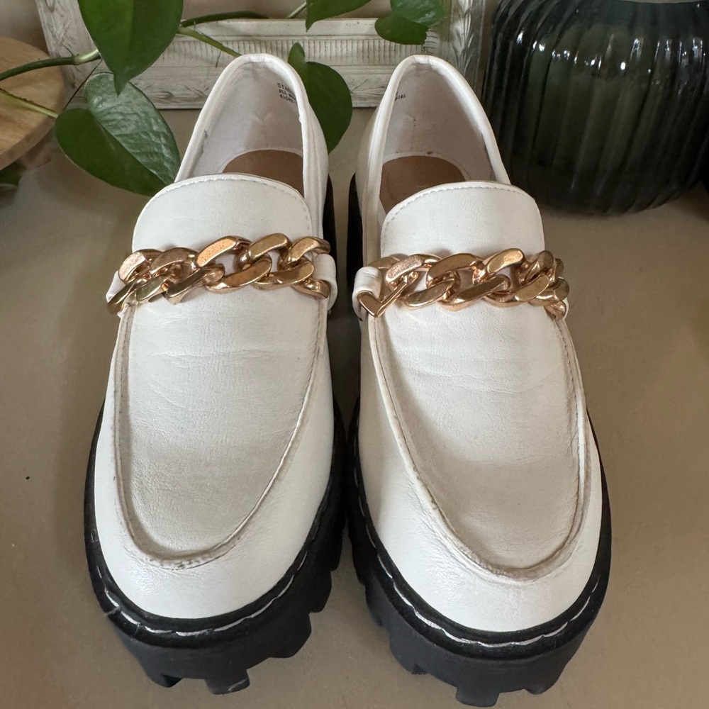 Bamboo Women's White Platform Loafers with gold chain